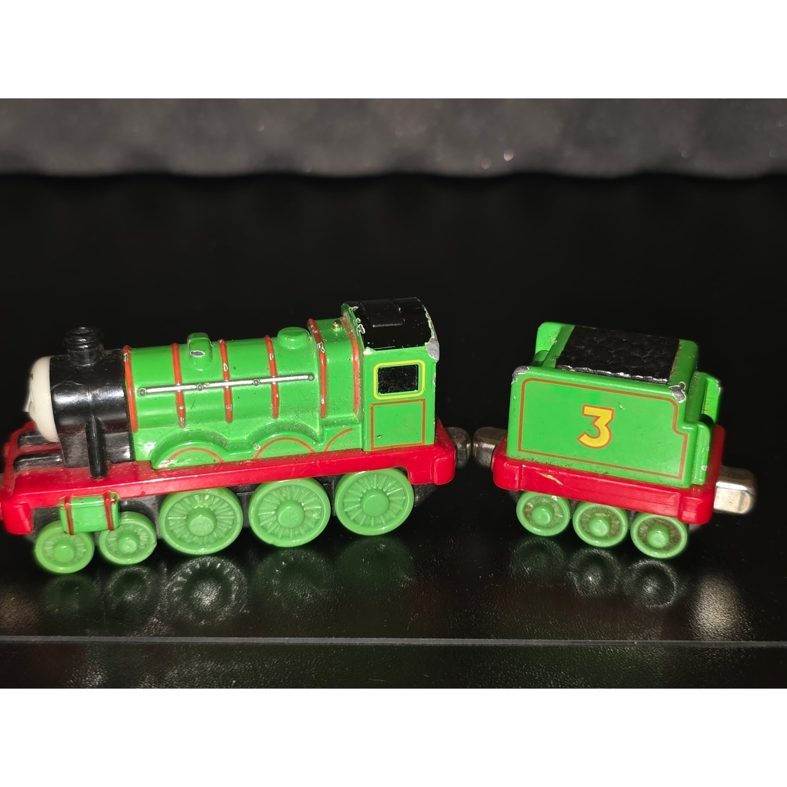 Thomas & Friends Take-Along Henry the Green Engine Die-Cast Train with Tender 3