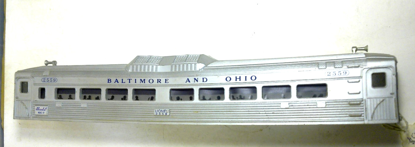 LIONEL 2559 NON-POWERED RDC-9, BUDD CAR SHELL