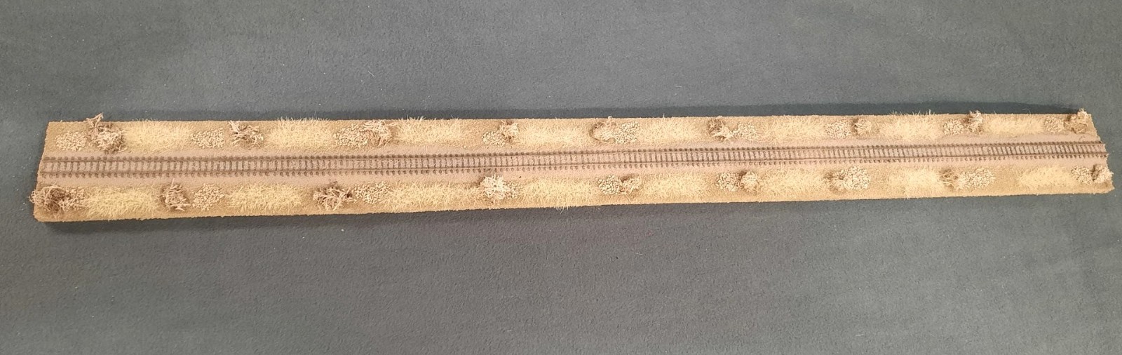 N SCALE 36″ – “DESERT SCENE ” DISPLAY DIORAMA– FOR ANY N SCALE TRAINS