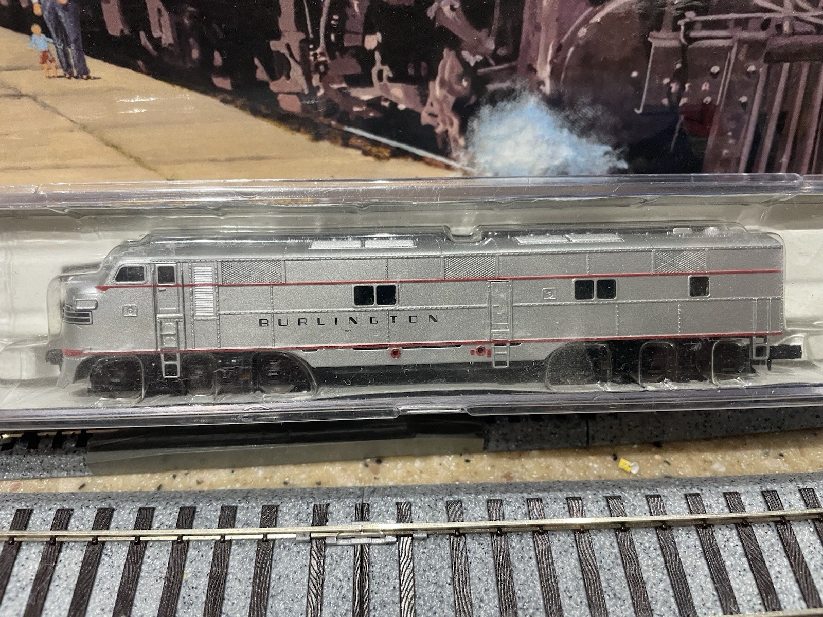 N Scale Life-Like 7027 CB&Q Burlington Route EMD E7A Diesel Locomotive #9920B