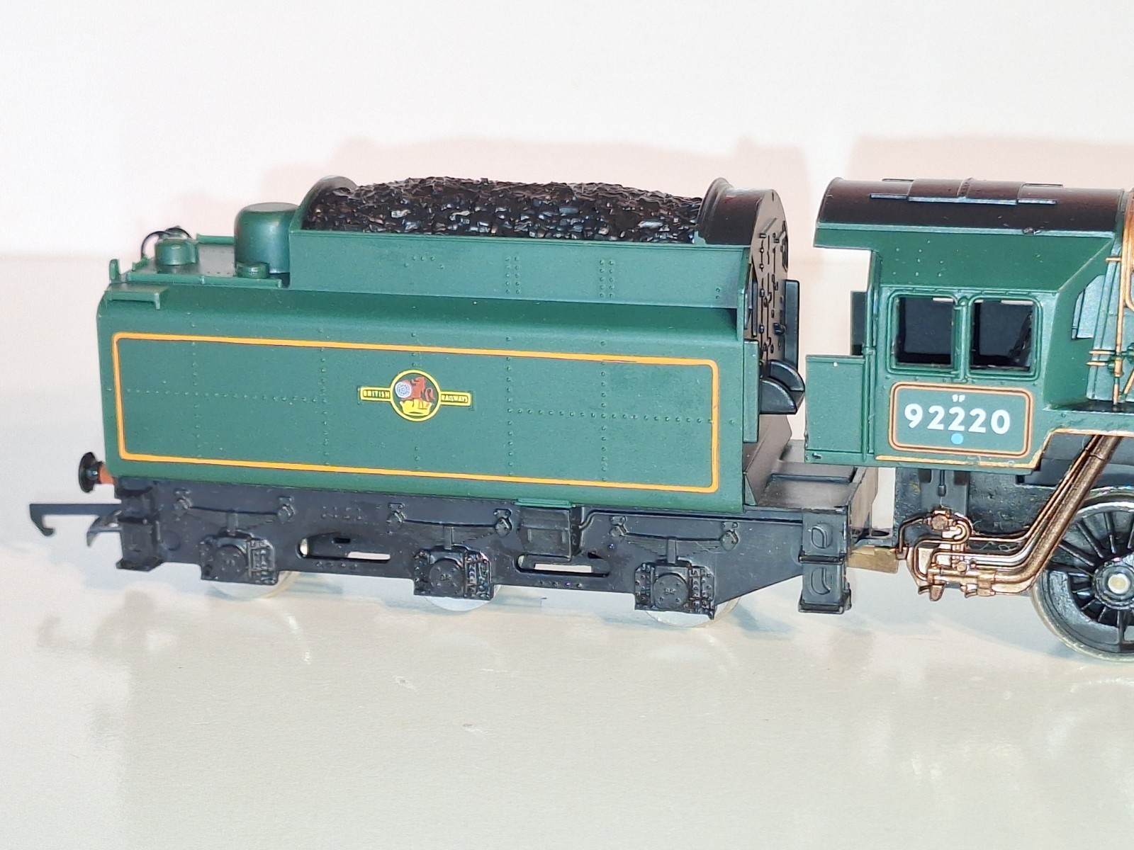Hornby R065 BR 9F Evening Star #92220.New Old Stock. Wheel Delamination.Boxed.OO