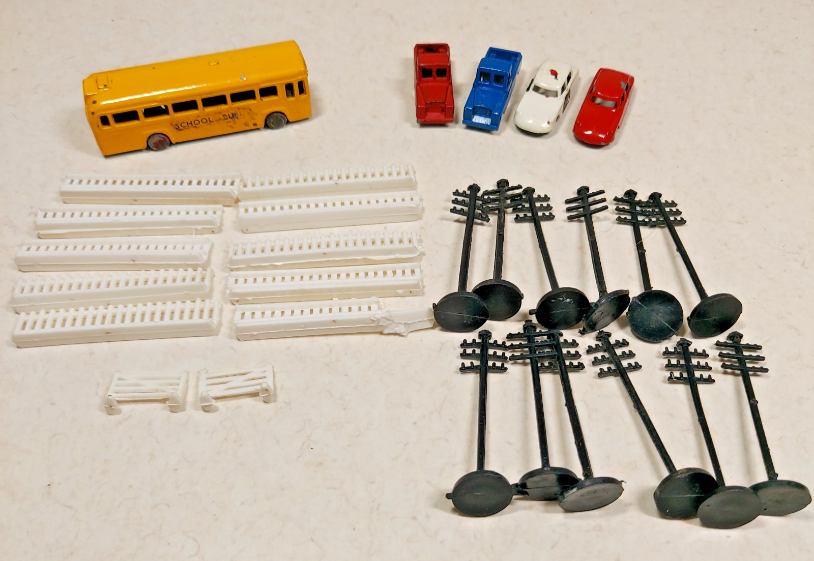 Vtg Lone Star N Scale UP Locomotive Train & Cars Houses Trucks Station England