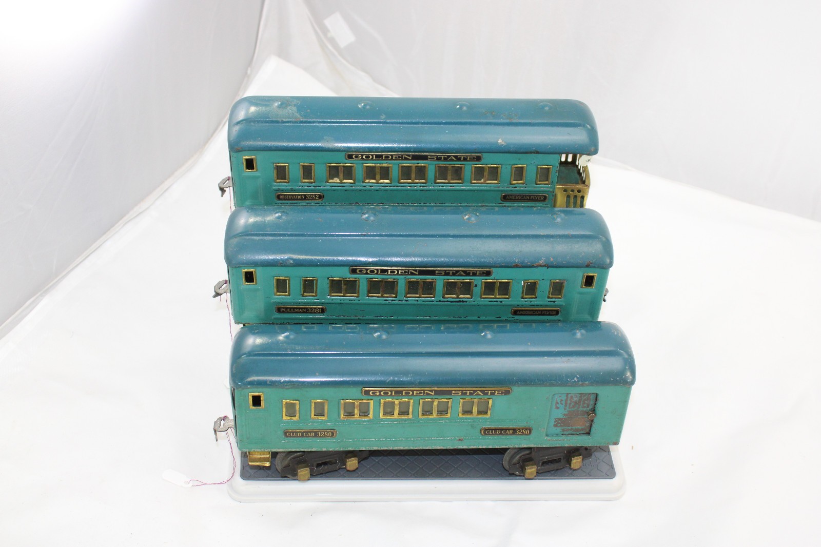 O-Gauge – Pre-War American Flyer Engines and Passenger Cars – Choice