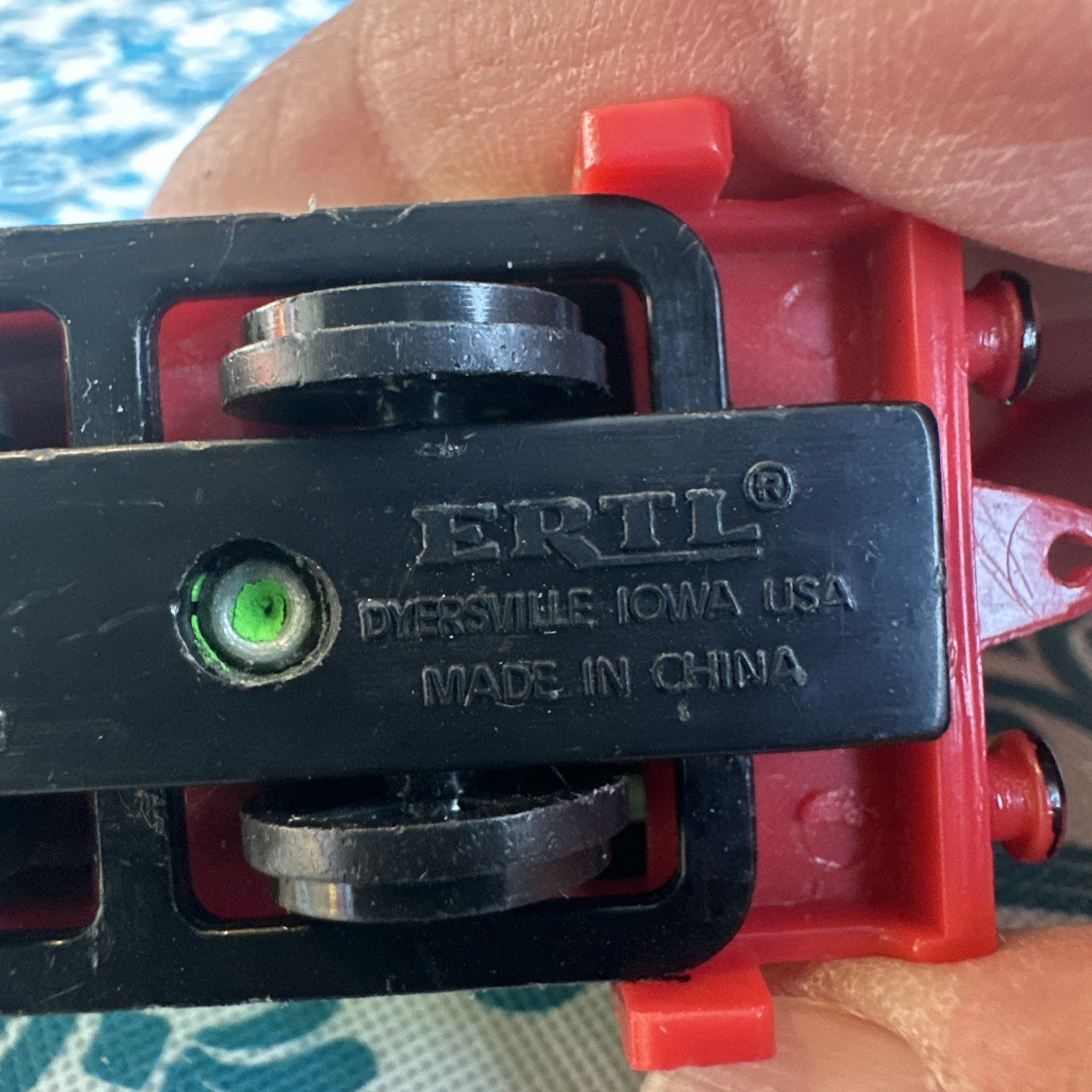 ERTL Thomas and Friends, Duck, 1990 Diecast Green Black Red Locomotive Number 8