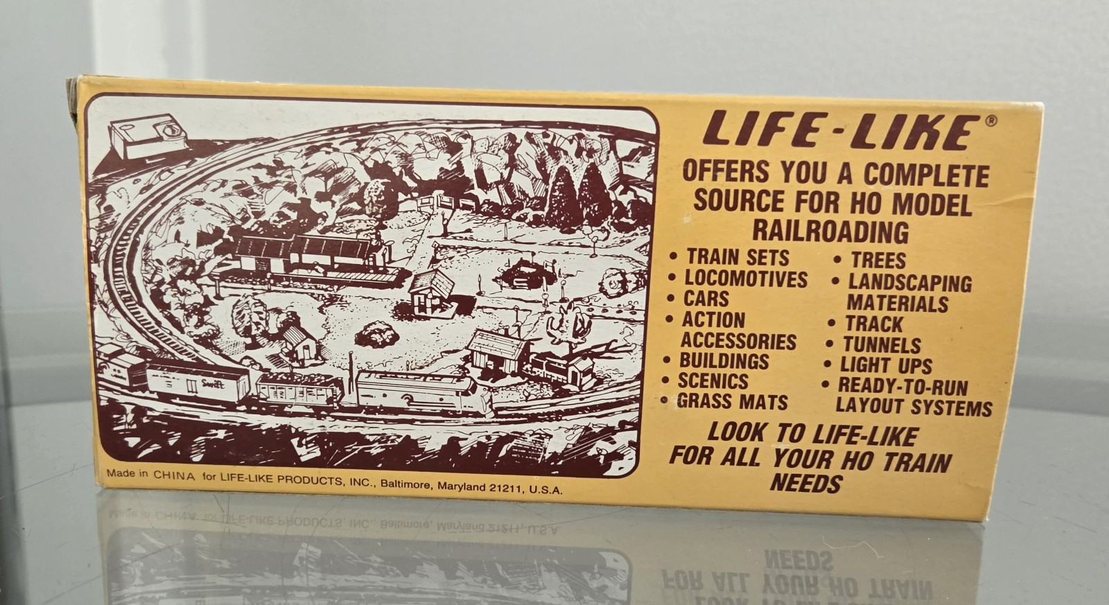 VINTAGE LIFE LIKE A.T. & S.F. #8302 DOCKSIDE HO POWERED LOCOMOTIVE M/NM IN BOX