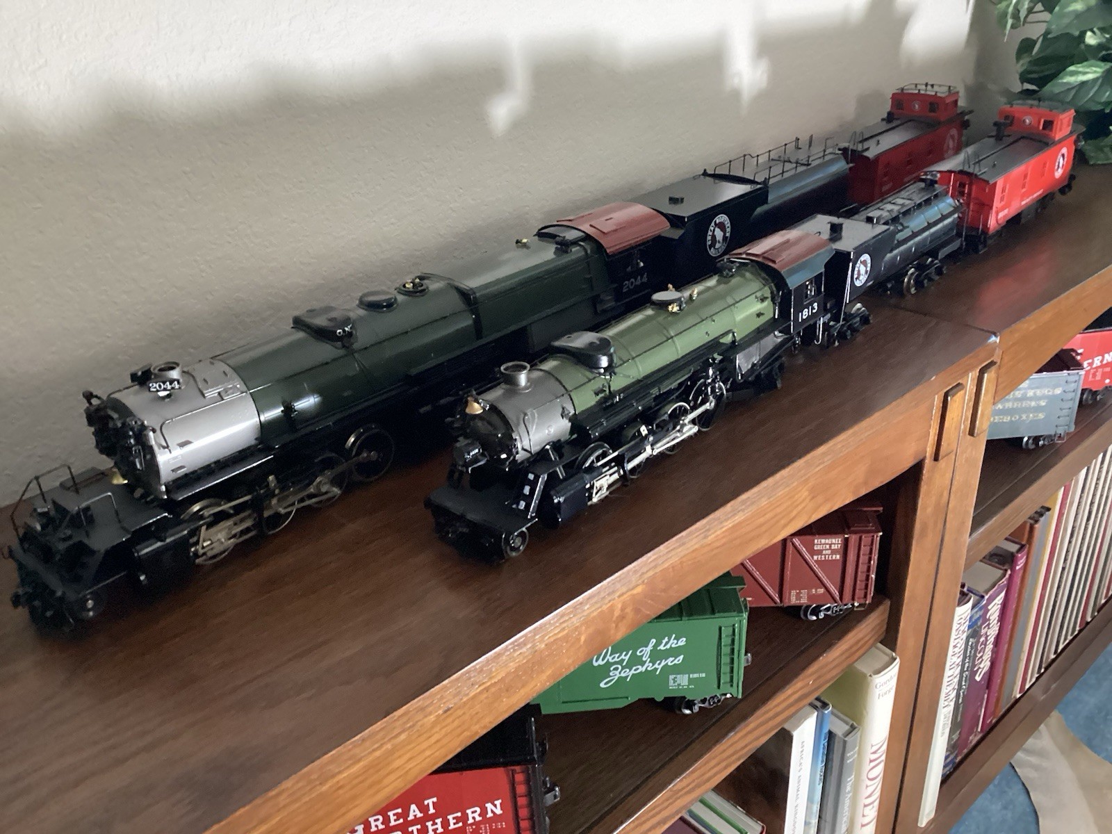 O Scale 3 Rail GN Locomotives, 13 Kit Built 50′ Freight Cars & 2 Caboosesu