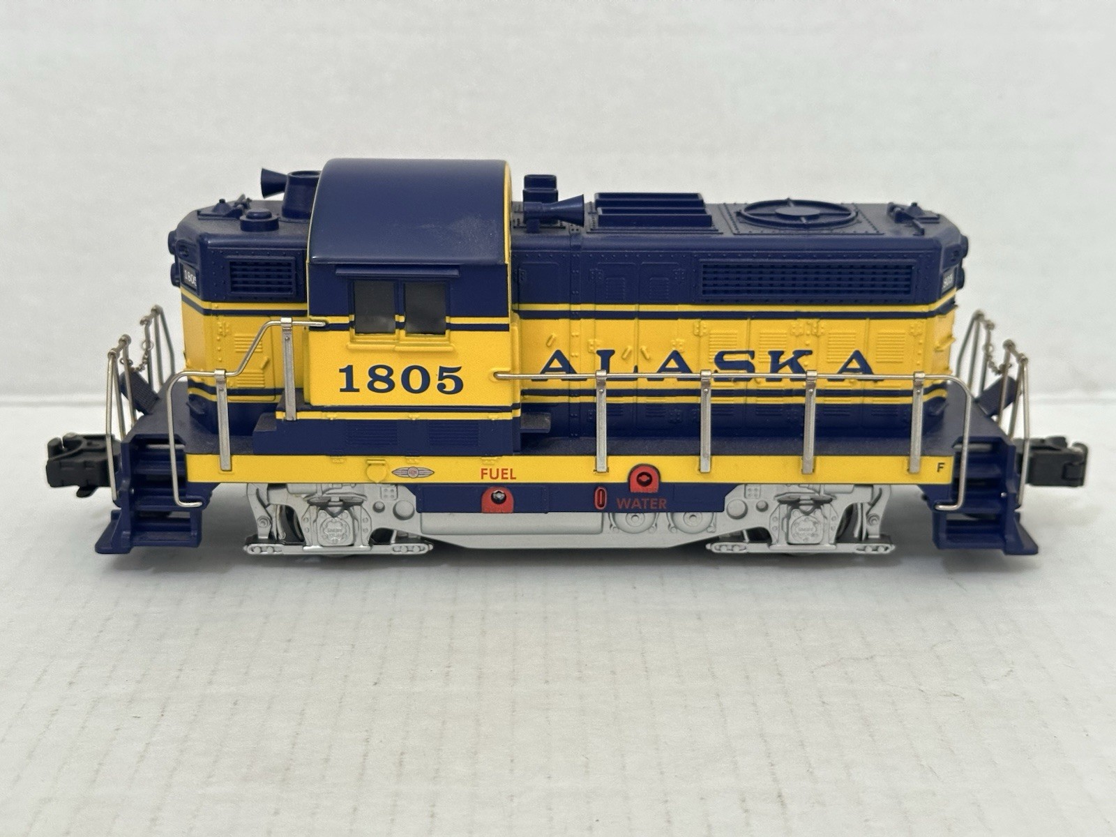 RMT by Aristocraft BEEP O GP-7/9 Diesel 92433-3 ARR/ Alaska #1805 EMD GP-8 Loco