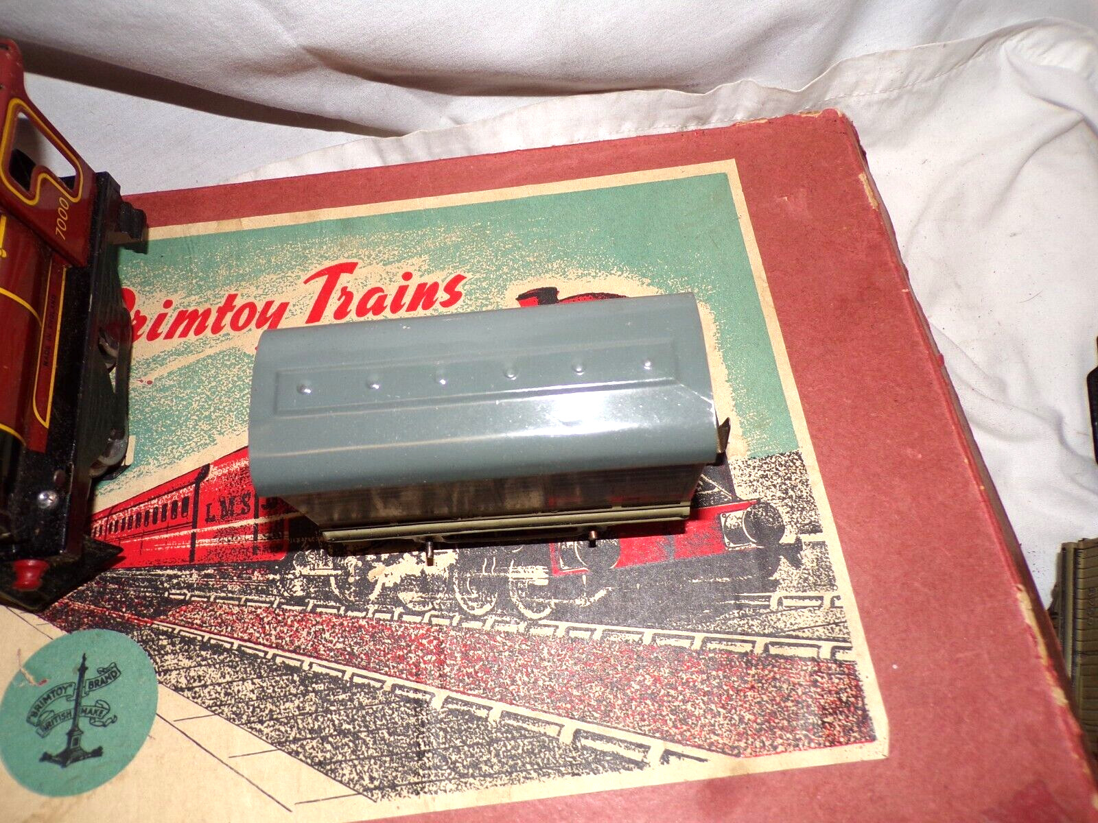 VINTAGE UK BRIMTOY TRAIN CLOCKWORK TRAIN SET WITH BOX