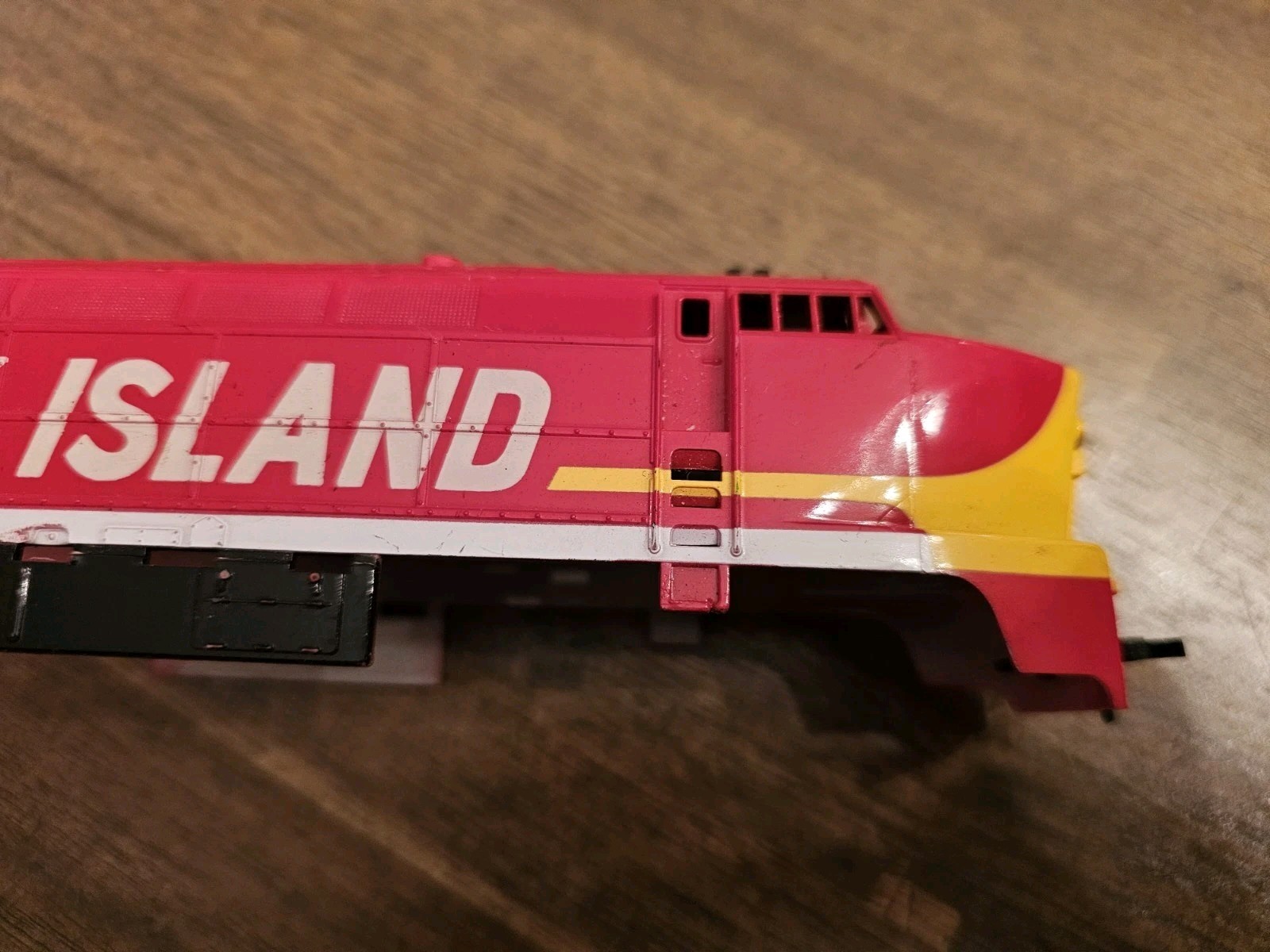 Vintage TYCO HO Scale Rock Island Locomotive Good Condition SHELL ONLY 2231