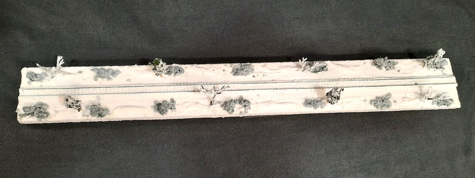 N SCALE 24″ DISPLAY DIORAMA – “WINTER SNOW SCENE” FOR ANY N SCALE TRAINS