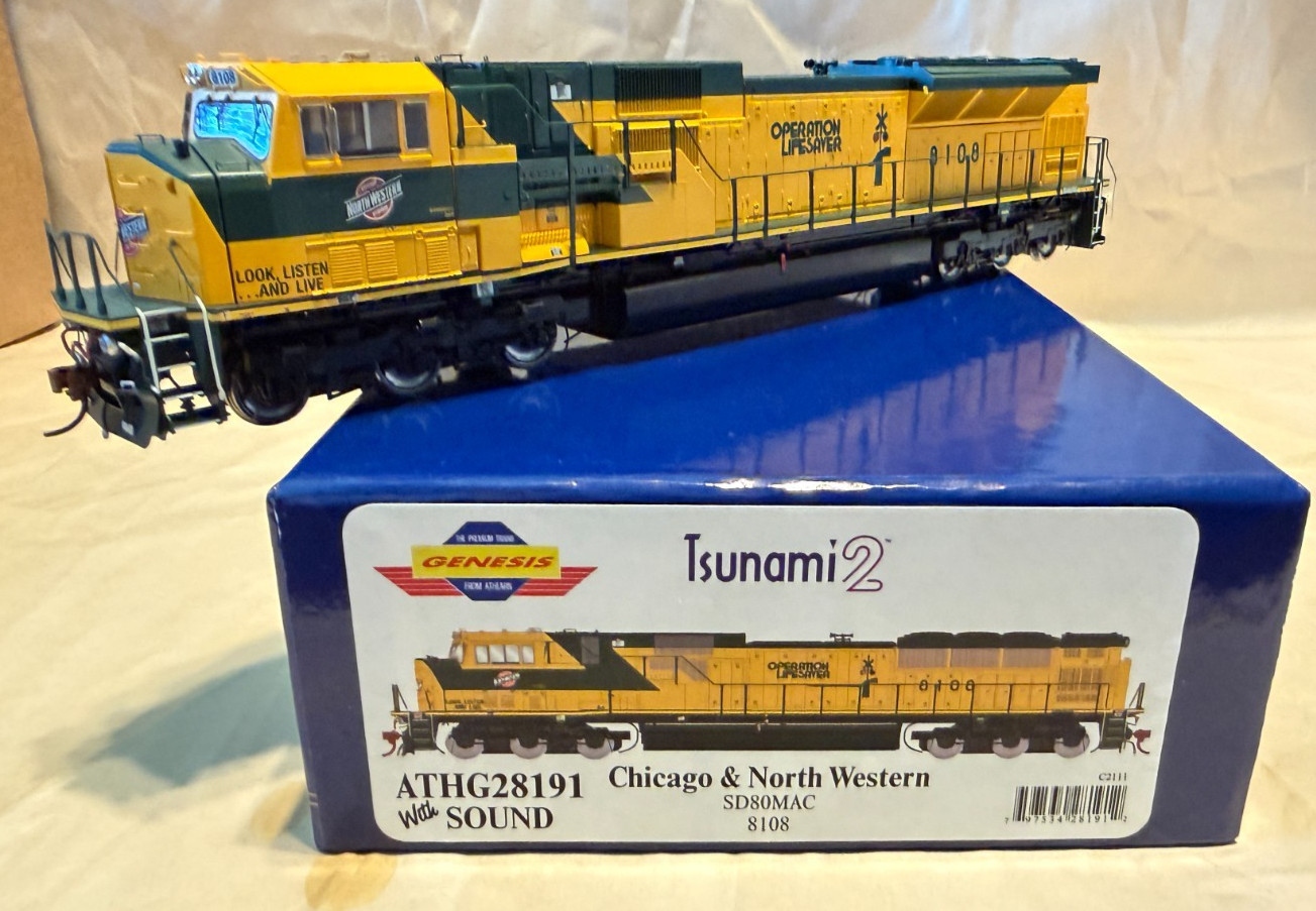 Athearn Genesis HO Chicago & Northwestern CNW SD80MAC DCC & Sound