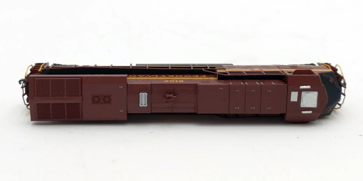 AZL 62411-6 GE ES44AC NS-HERITAGE PENNSYLVANIA RAILROAD 8102 LOC Z Scale Z Gauge