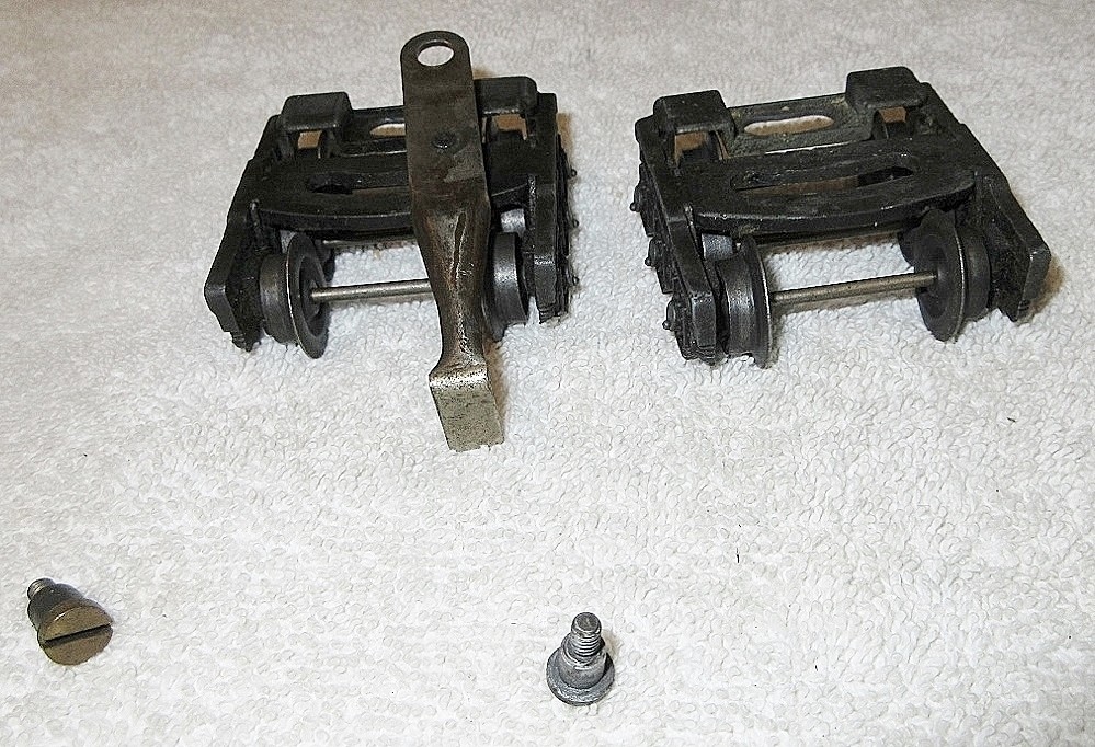 LIONEL #671/671rr/681/682/2020 TURBINE ORIGINAL FRONT & REAR TRUCKS