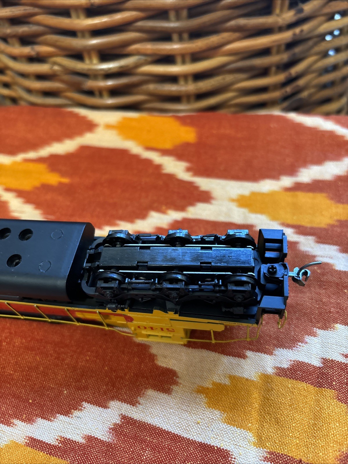 Santa Fe 5140 Red & Yellow, HO Used Locomotive