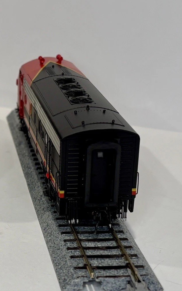 Broadway Limited HO Santa Fe Black Bonnet F3 A – DCC & Sound – #2233