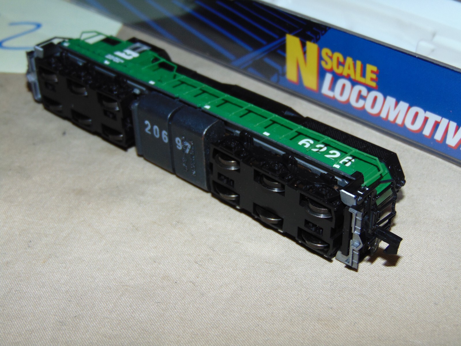 LIFE LIKE N 7739 BURLINGTON NORTHERN SD7 DIESEL + BOX #62