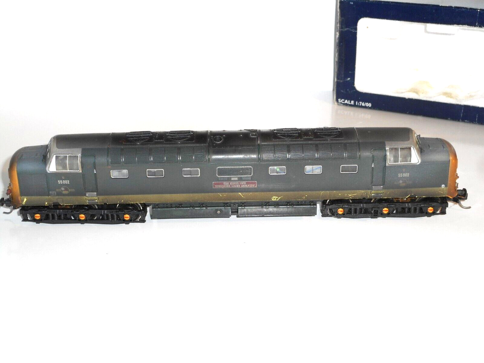 Bachmann 32-525A DCC Class 55 Deltic Co-Co Diesel The Kings Own Yorkshire. OO.