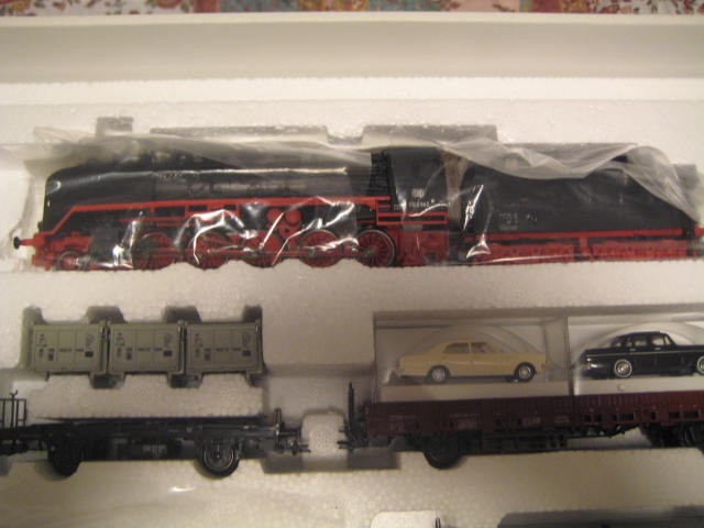 Marklin H0 DB Cl 50 Steam Lok w/Telex coupler & Freight cars from 29825 Set LN