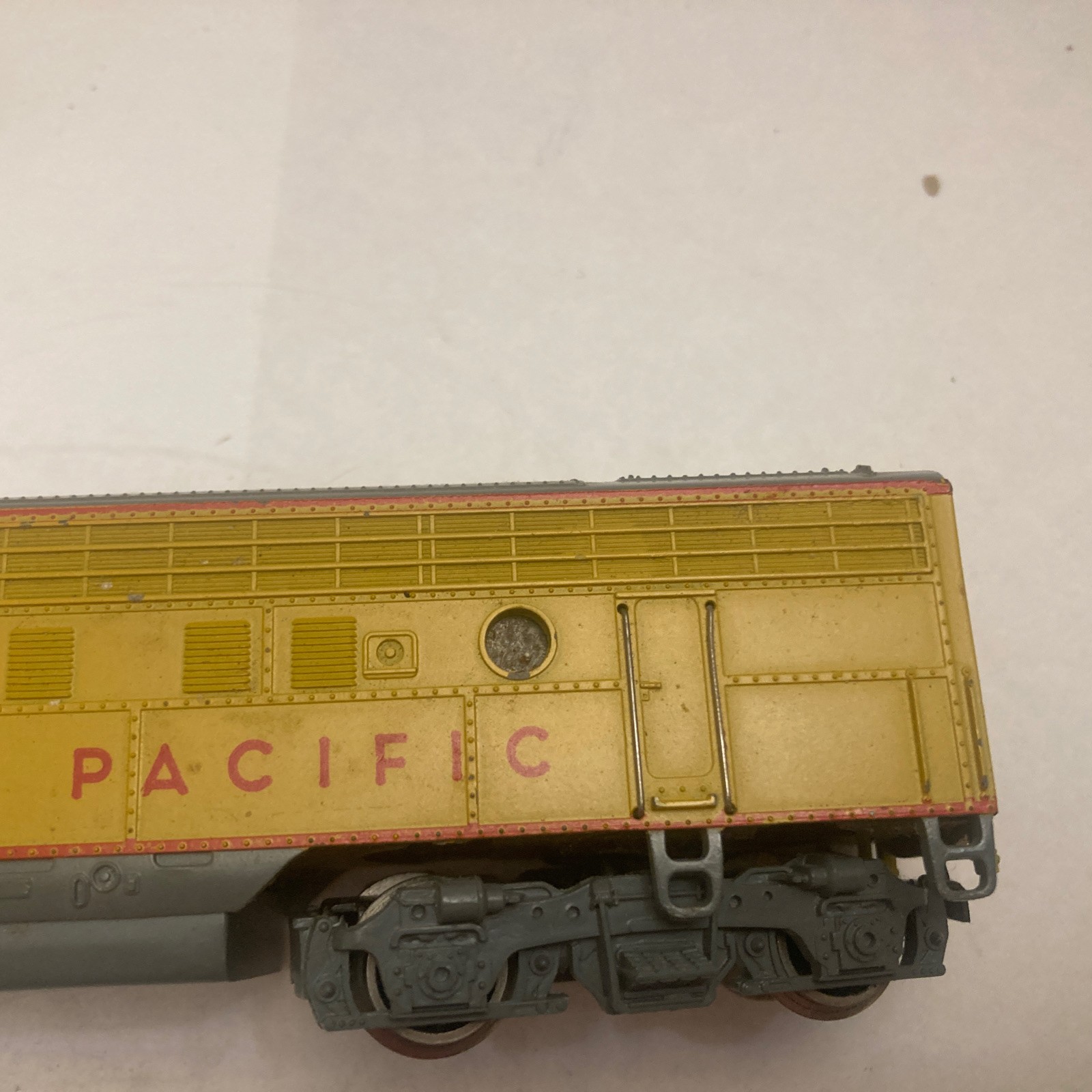Marklin 3061 & 4061 HO Union Pacific F7 Powered & Unpowered Diesel Locomotives