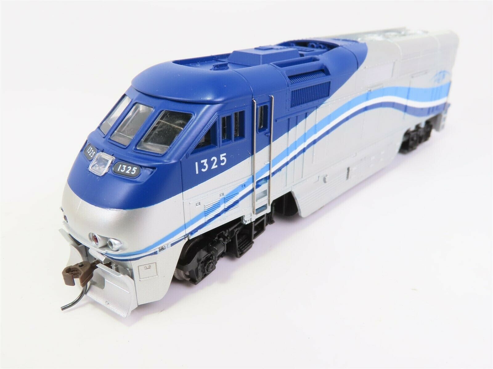 Athearn HO Scale 2618 AMT (Metropolitan Transportation Agency Montreal) F-59PHI.
