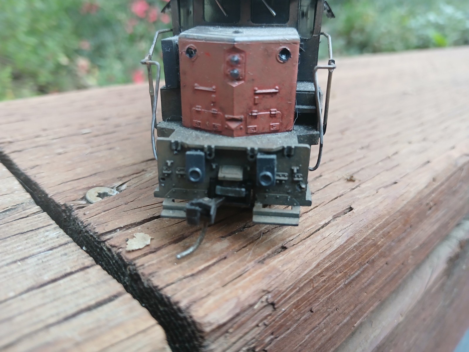 Athearn HO Scale Southern Pacific SDP40 dummy locomotive does not run detailed