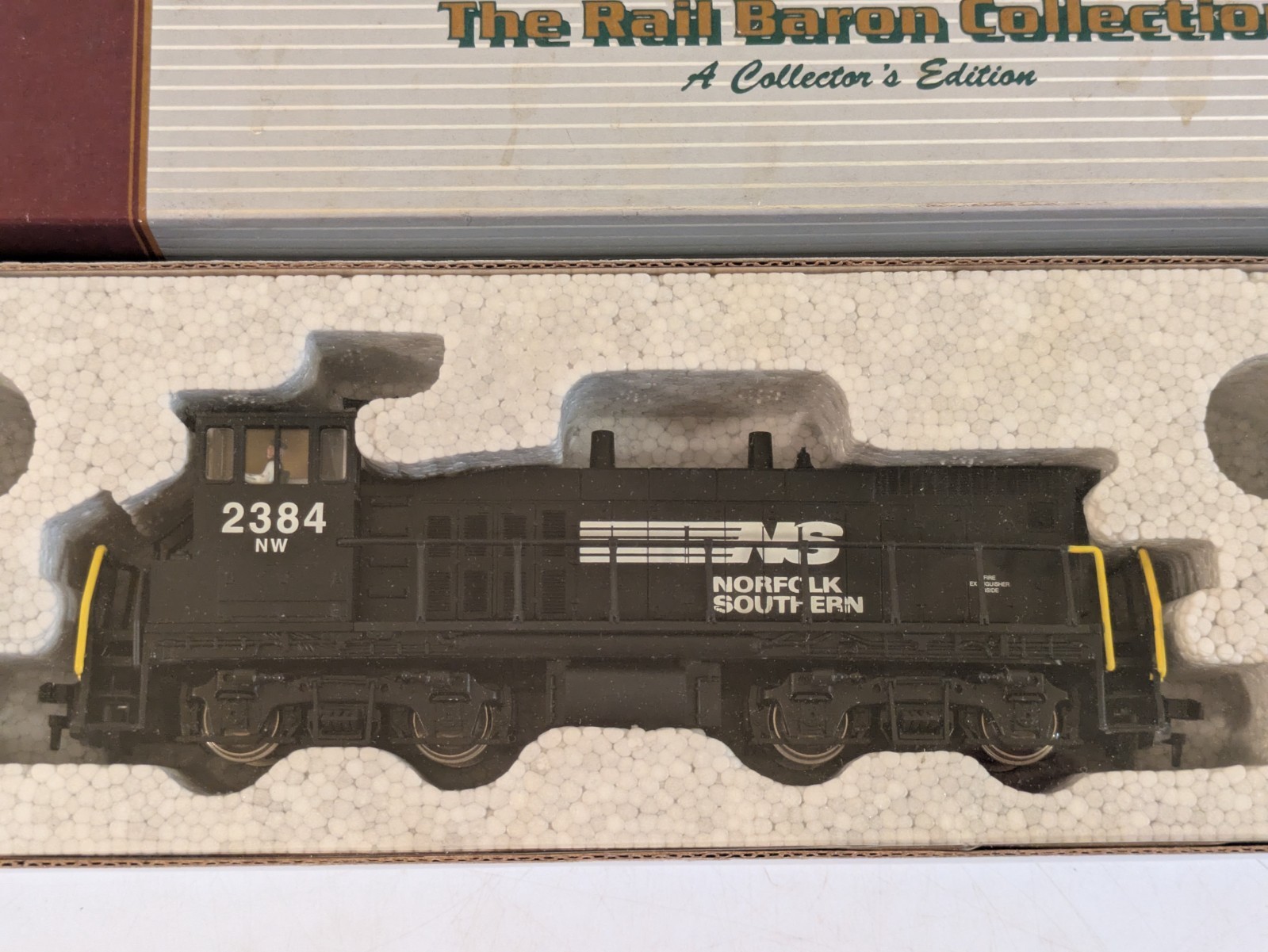 HO EMD MP-15 NS Norfolk Southern #2384 DC NIB NOS # 1-155702