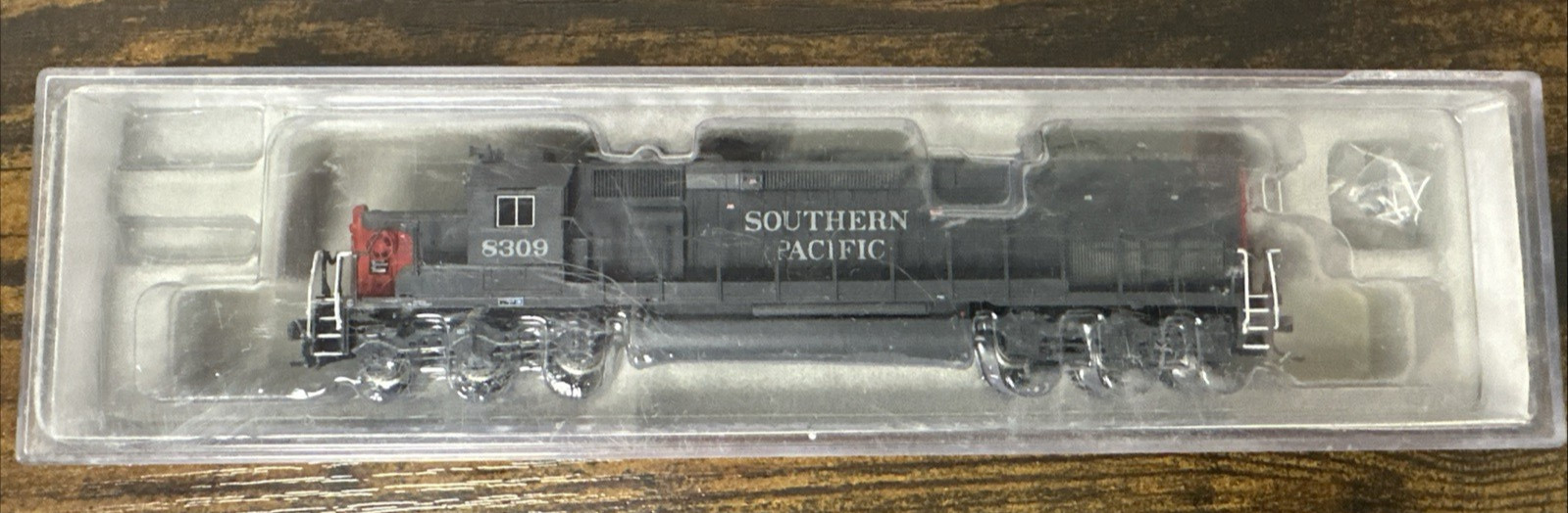 InterMountain Railway Co. N Scale #69405-02 SD40T-2 Southern Pacific #8309 NIB!