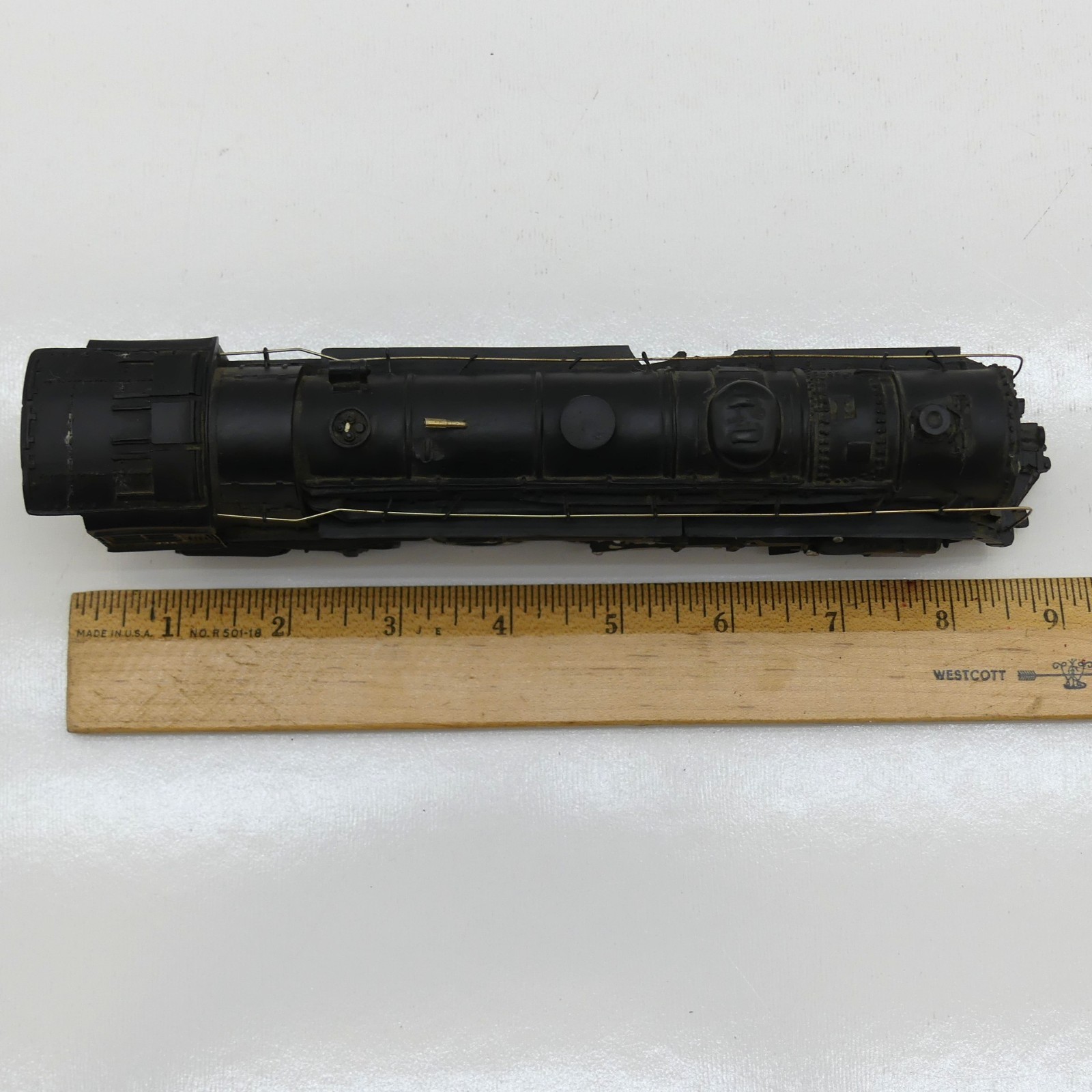 Lionel 1937 700 E Scale Hudson 5344 J-IE locomotive Train Model with Base