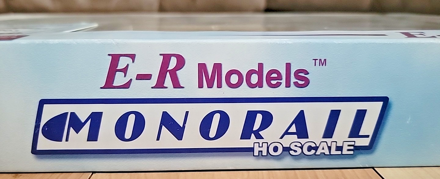 E-R Models Monorail GREEN Stripe #4901 HO Scale — Complete NEW READ