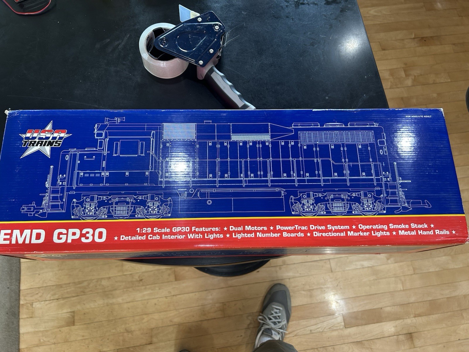 USA Black Widow Southern Pacific GP30 Gold Coast Diesel , G Scale, New, Rare