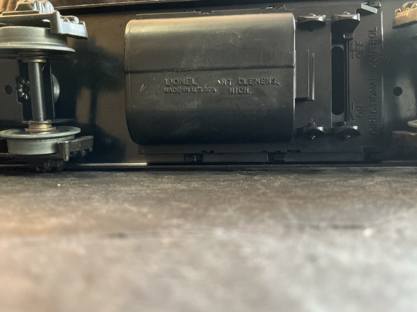 LIONEL 8355 Santa Fe Non-powered Locomotive MPC ERA.( DUMMY)