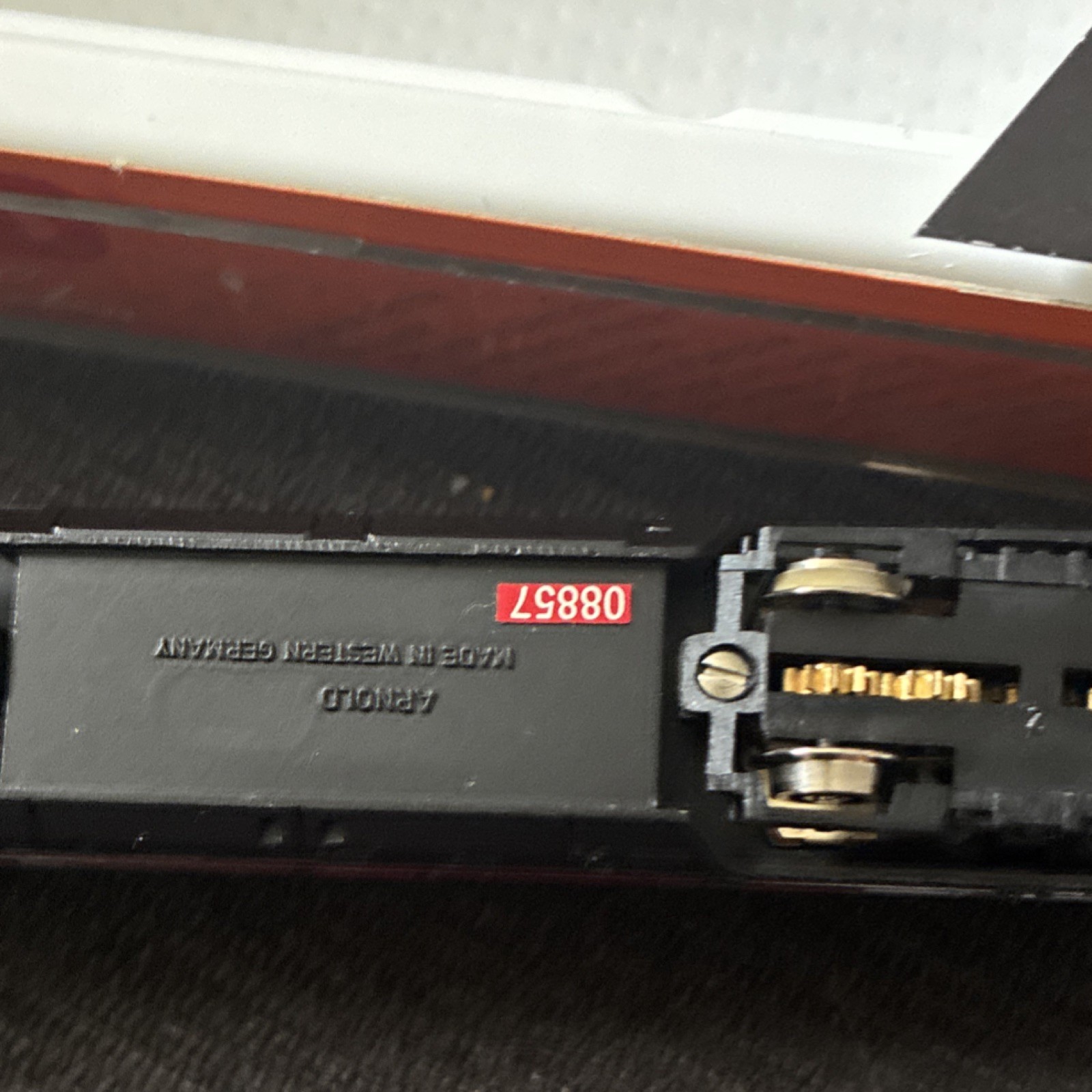 Arnold Digital N Gauge Diesel Locomotive BR 221 Deutsche Bahn Red Silver Black