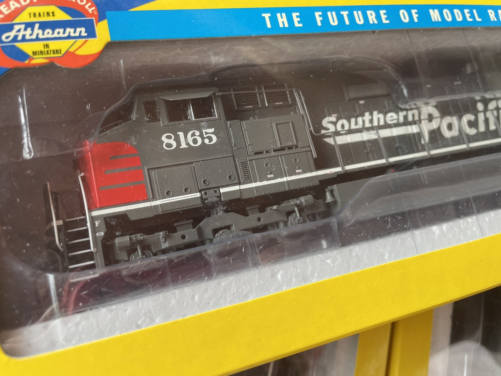 Athearn RTR Dash 9-44CW Southern Pacific SP 8165 DCC Ready – New In Box.
