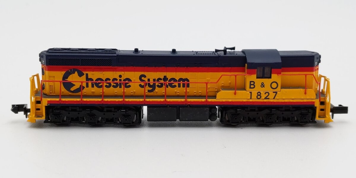 Life Like 7780 N Scale Chessie System SD-7 Powered Diesel Locomotive #1827 EX