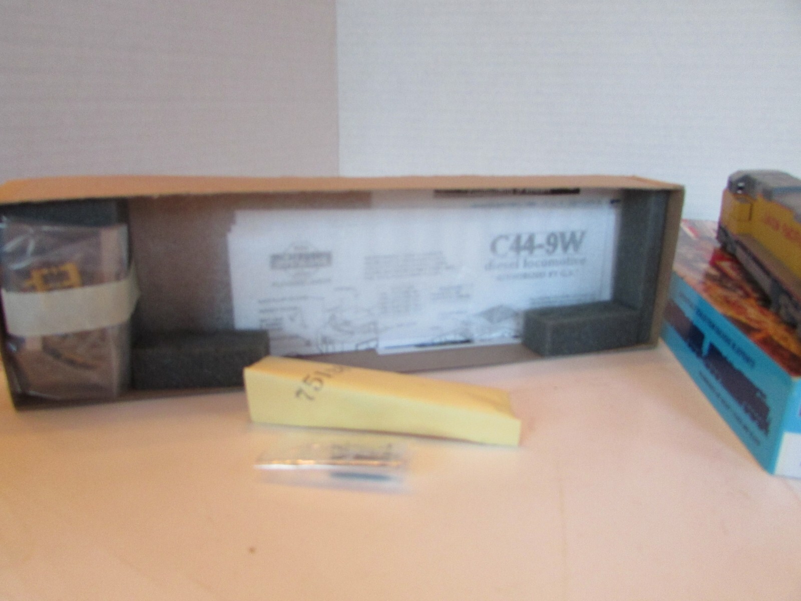 Athearn 4947 HO C44-9W Powered Union Pacific Wings #2 Locomotive #9820 w/box E1