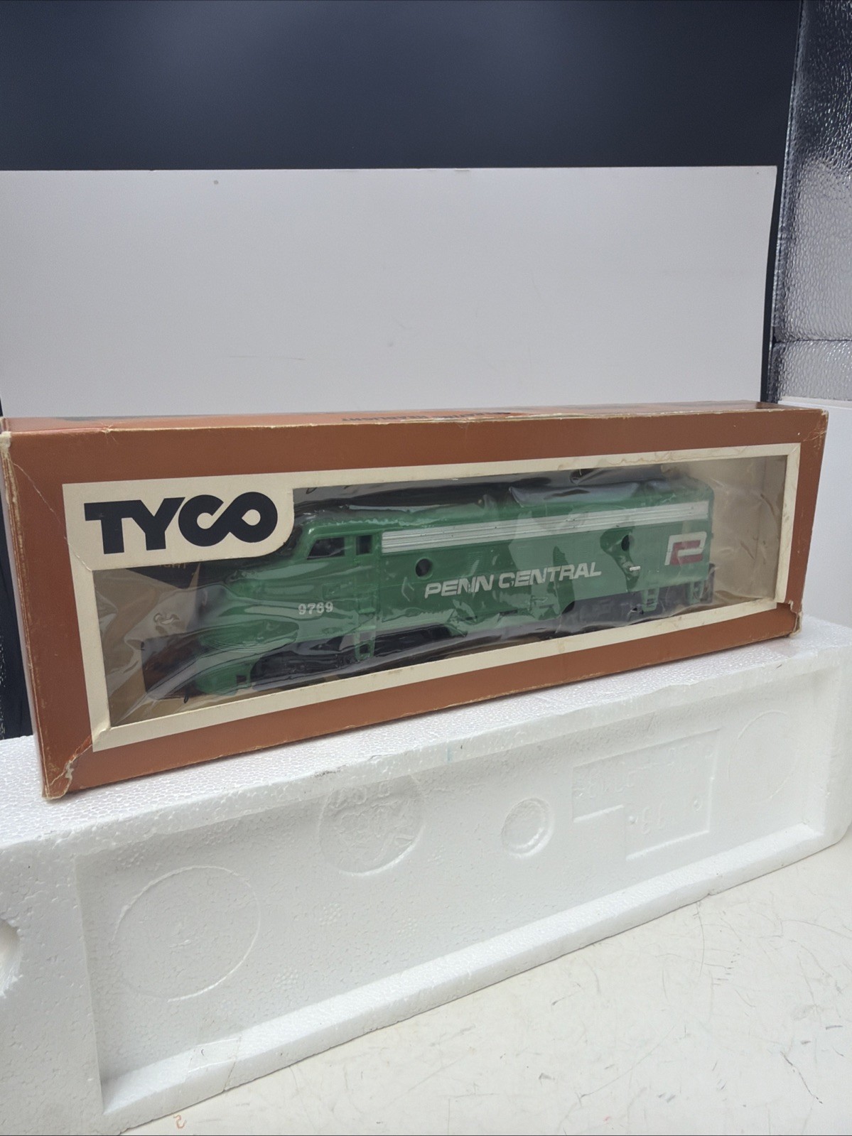 TYCO Mantua HO Penn Central F9 Diesel Engine 9769