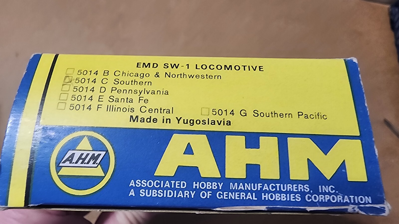 AHM HO Southern EMD SW-1 Powered Locomotive #5014 C
