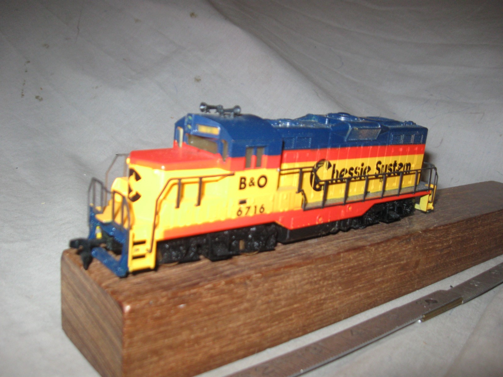 X3972 HO COX CHESSIE SYSTEM B&O RR 6716 EMD GP9 DIESEL LOCO