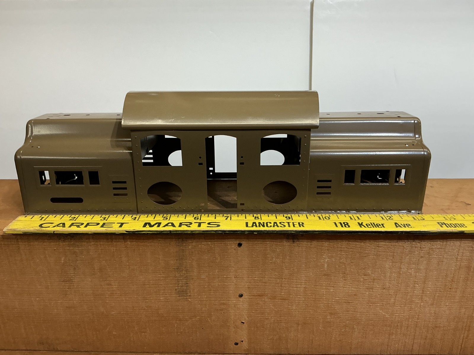 LIONEL PREWAR STANDARD GAUGE 402 BODY & LOOSE PARTS…REPAINTED