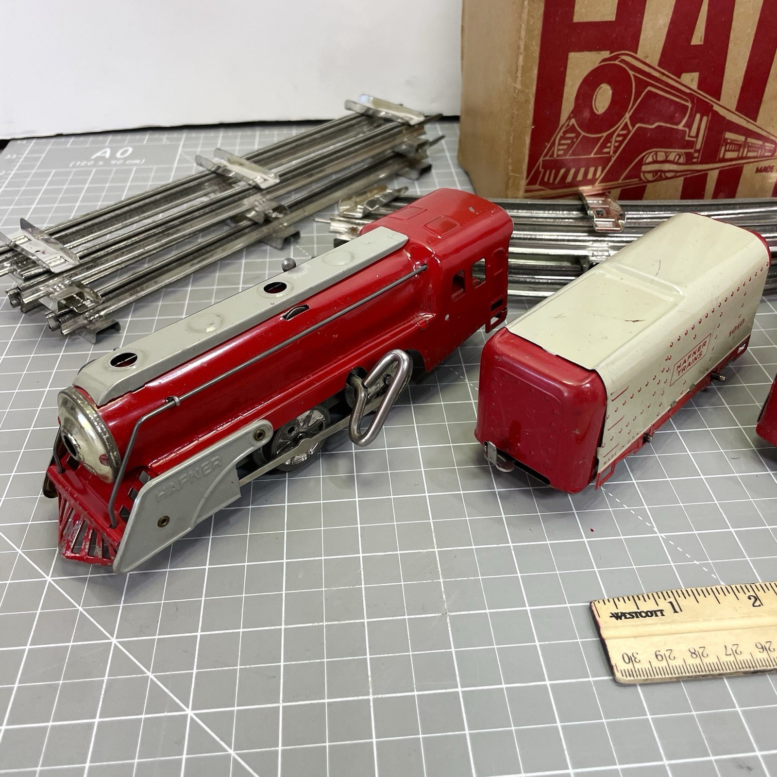 Hafner Streamliners Clockwork Wind-Up Train Set w/ Box & Track Works! Chicago US