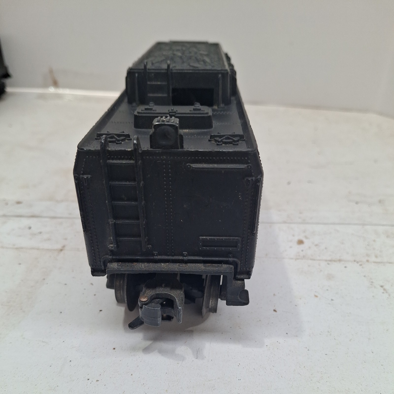 Lionel 6026W Tender damaged coupler untested looks to be in good shape