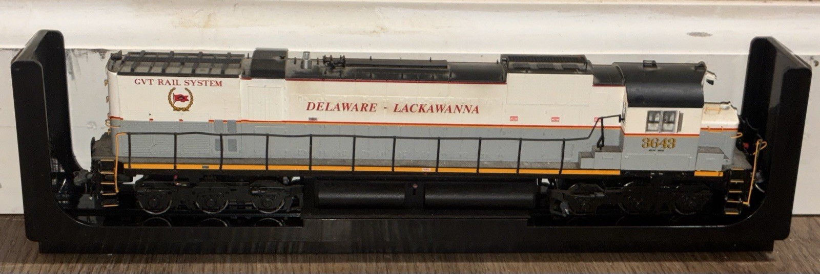 Delaware-Lackawanna #3643 MLW M636 HO Diesel Locomotive DCC Ready & Sound eq