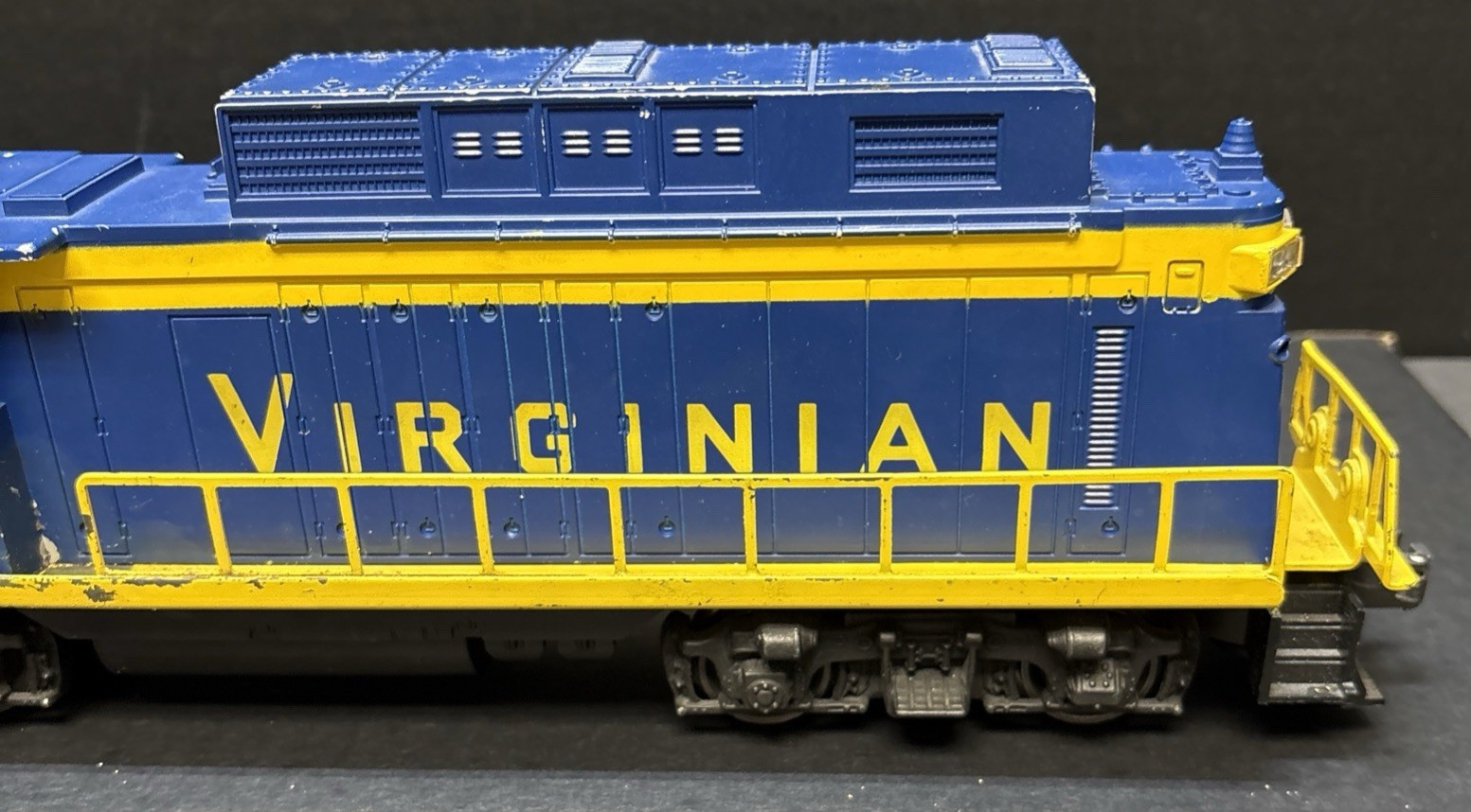 1958 Vintage Lionel Trains The Virginian E-33 O-Gauge Locomotive 2329 Metal Body