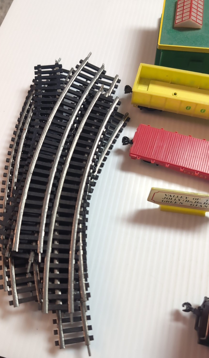 Marx Battery Operated Valley Express HO Train with track Tested