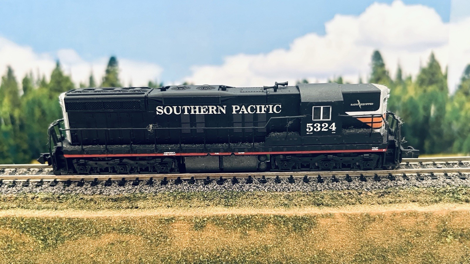 N Scale Life-Like 7729 EMD SD 7 SP Locomotive Black Widow #5324 (Tested) Engine