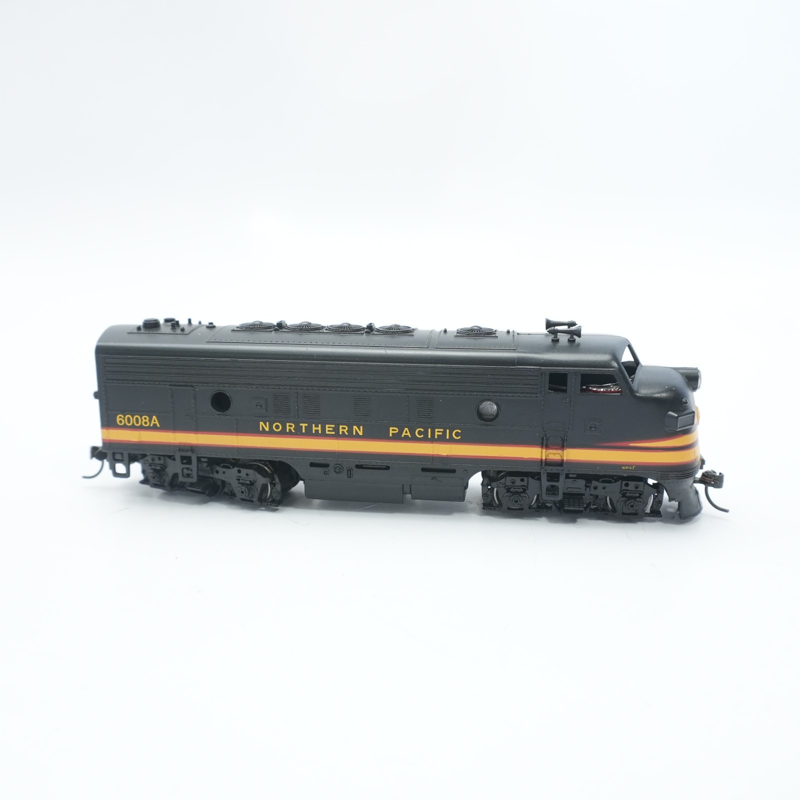 HO Scale EMD F7A-B Diesel Engine Northern Pacific NP 6008A / B BLI 6677 Paragon4