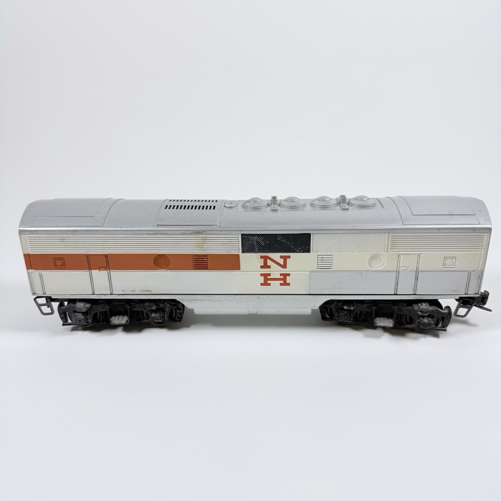 Lionel Trains 8851-8852 New Haven 2242 Diesel Locomotive A B set, O Gauge