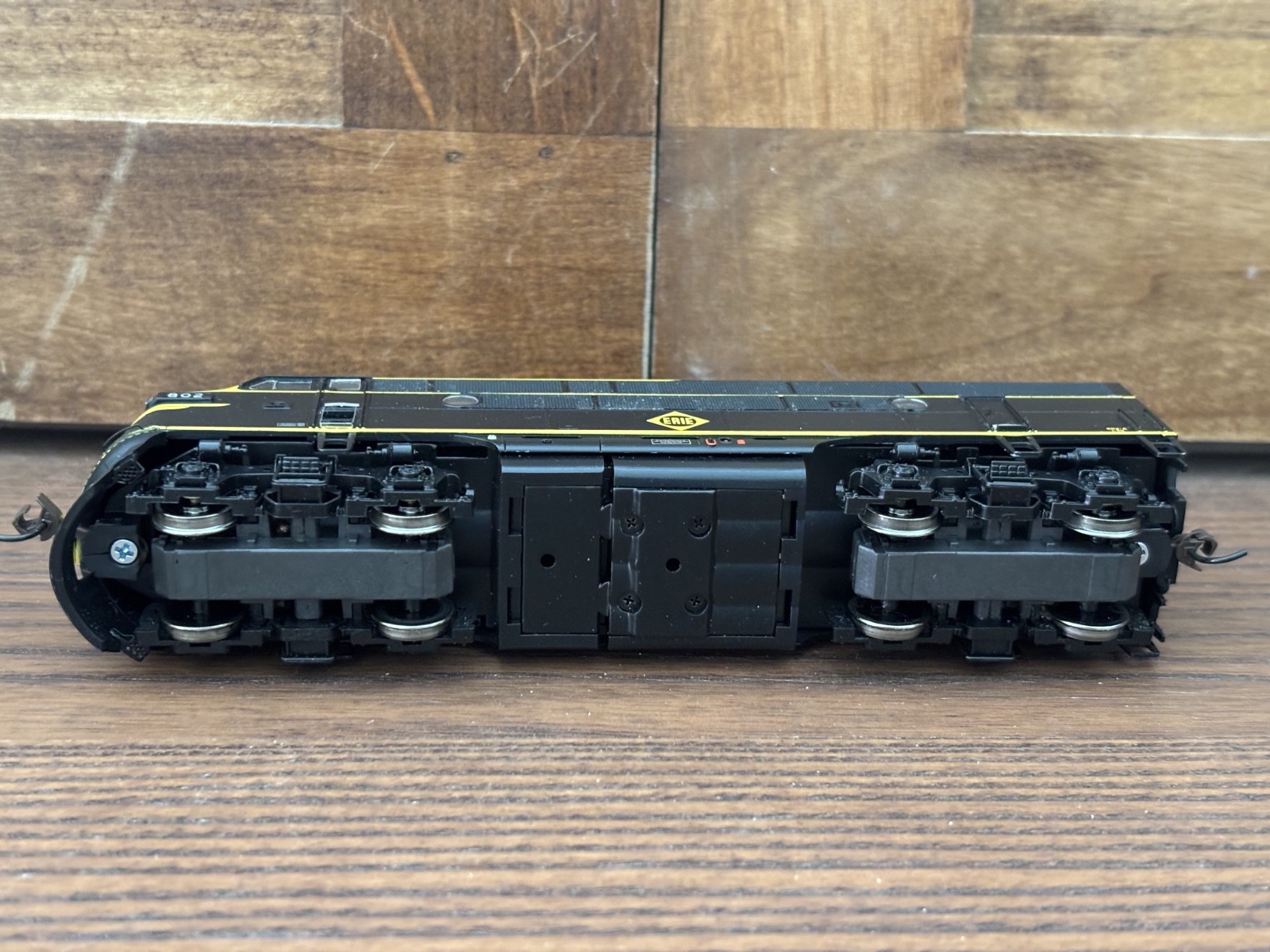 Athearn Genesis HO Erie AB Diesel Locomotive Set Runs Well with Boxes