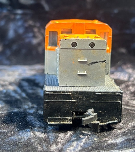 HO Scale GE General Electric Switcher Locomotive Tested Runs Great-SMOOTH bin2