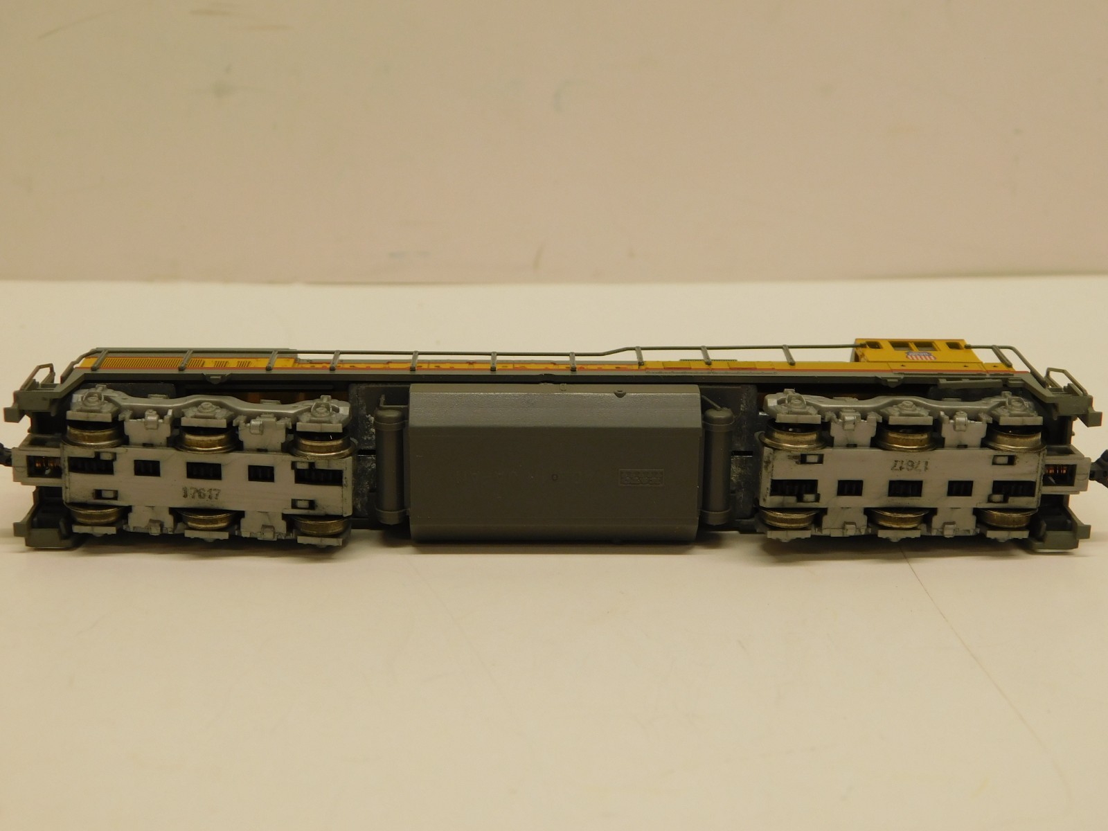 Kato N Scale 176-17B Union Pacific U30C Diesel Locomotive #2814